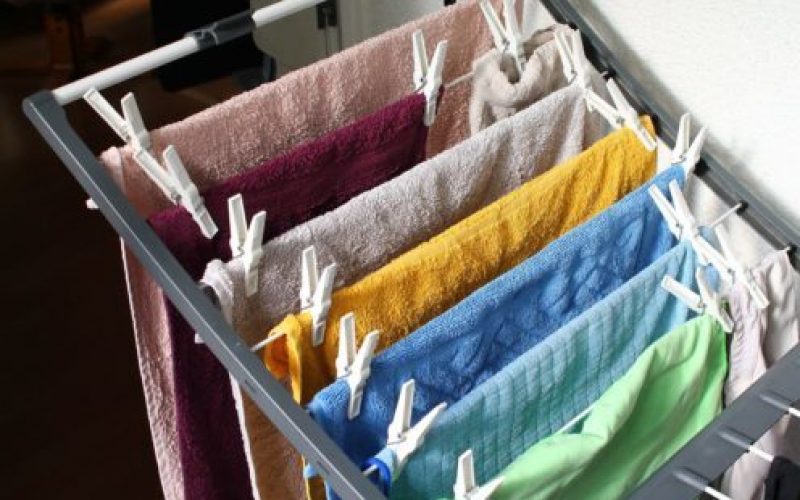 Doit-on faire sécher le linge à l'intérieur ? - L'Assécheur